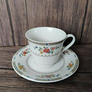 Royal Doulton Kingswood Teacup & Saucer 1970s England Floral Cottagecore Tea Cup